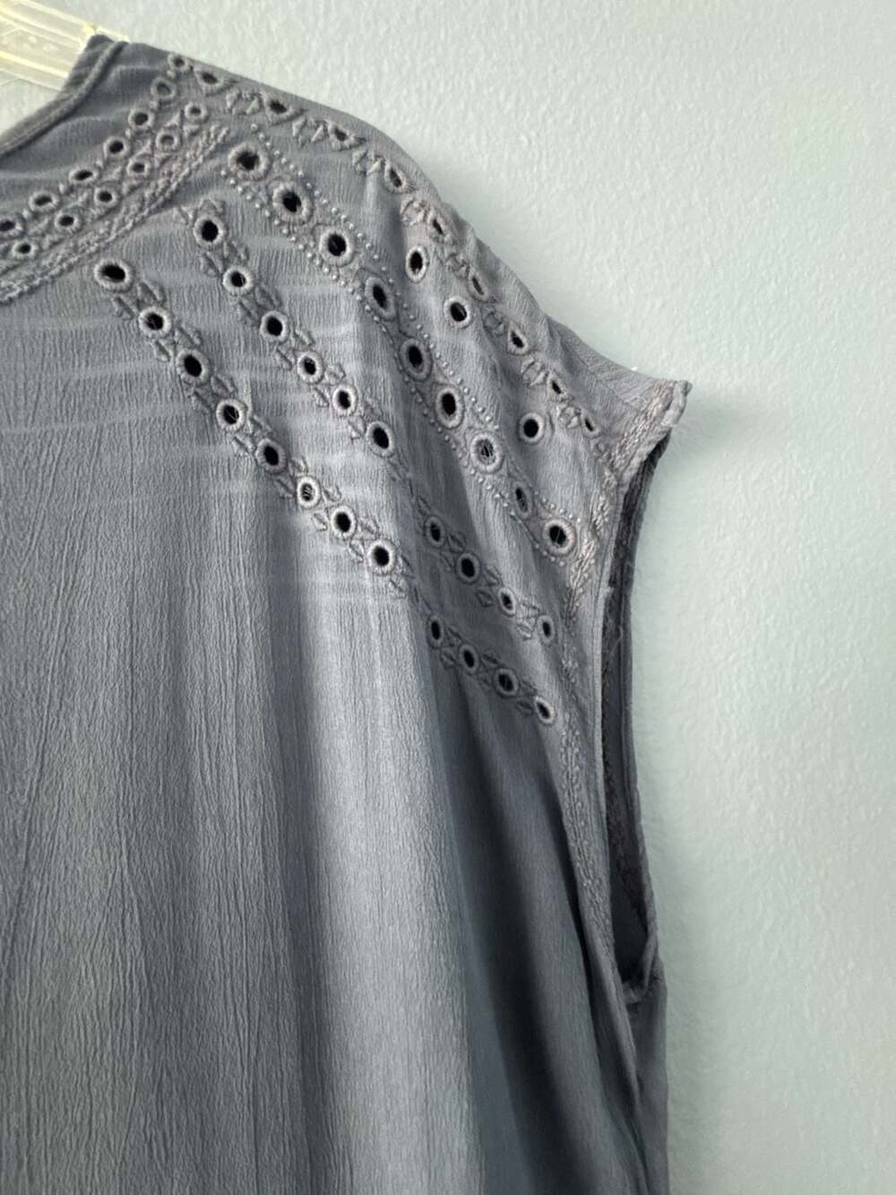 Anthropologie Marrakech Blue Eyelet Embroidered Boho Blouse Top Women’s Large - Picture 5 of 9